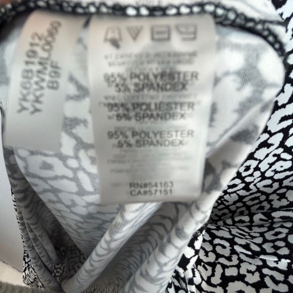 KARL LAGERFELD B&W Short Sleeve Shift Dress | Medium - Picture 9 of 10